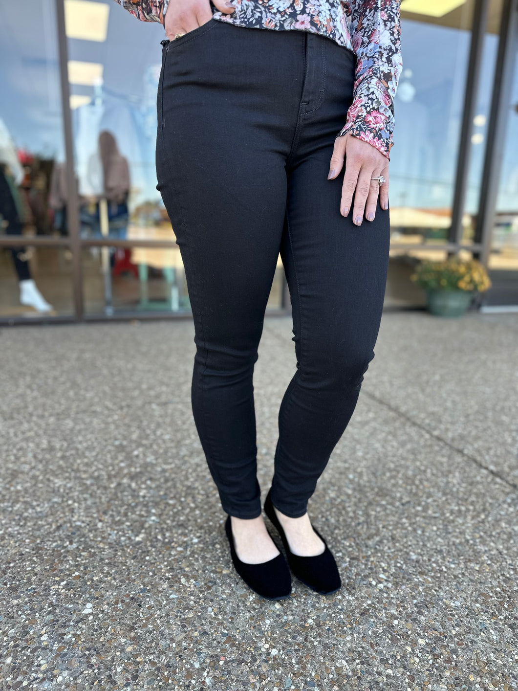 HR Black Skinny Jean