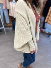 Load image into Gallery viewer, Cream Knitted Cardigan Onesize