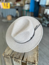 Load image into Gallery viewer, Felt Hat