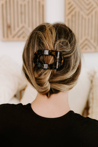 Round Flat Hair Clip | Medium | Tortoise