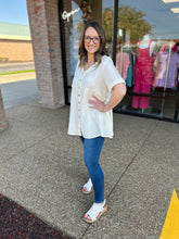 Load image into Gallery viewer, Buttercream Dream Button Up Top