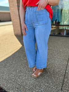 Light Wash Square Pocket Cropped Pant