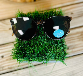 100% UVA/UVB Stayson Eyewear - The Lauren