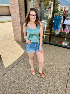 Double Button High Rise Cuffed Short
