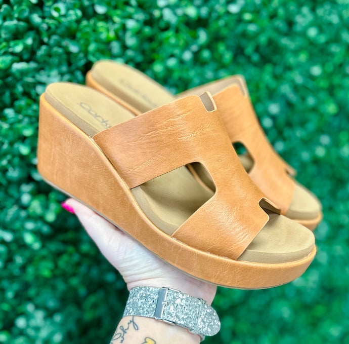 Sun-Kissed Stroll Wedge