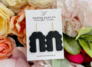 Midnight Scallop Arch Earring