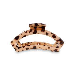 TELETIES open hair clip with blonde tortoise shell pattern and curved design